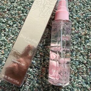 Girlactik Rose Petal Dewy Face Mist
